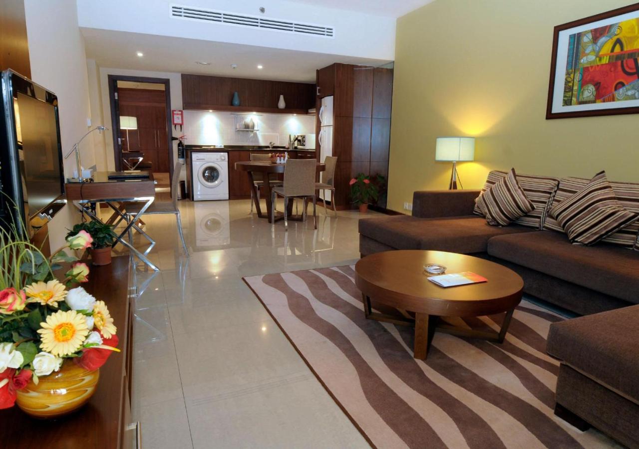 Phoenix Plaza Hotel Apartments Abu Dhabi Esterno foto